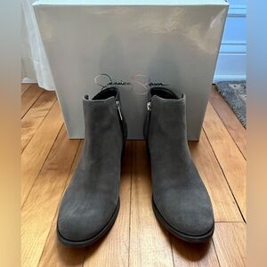 Jessica Simpson sued booties, size 8